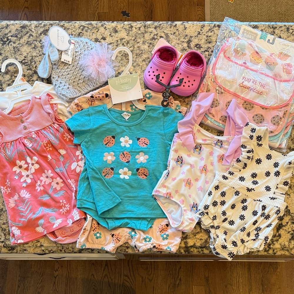 Baby Girl Clothing Set - BRAND NEW !